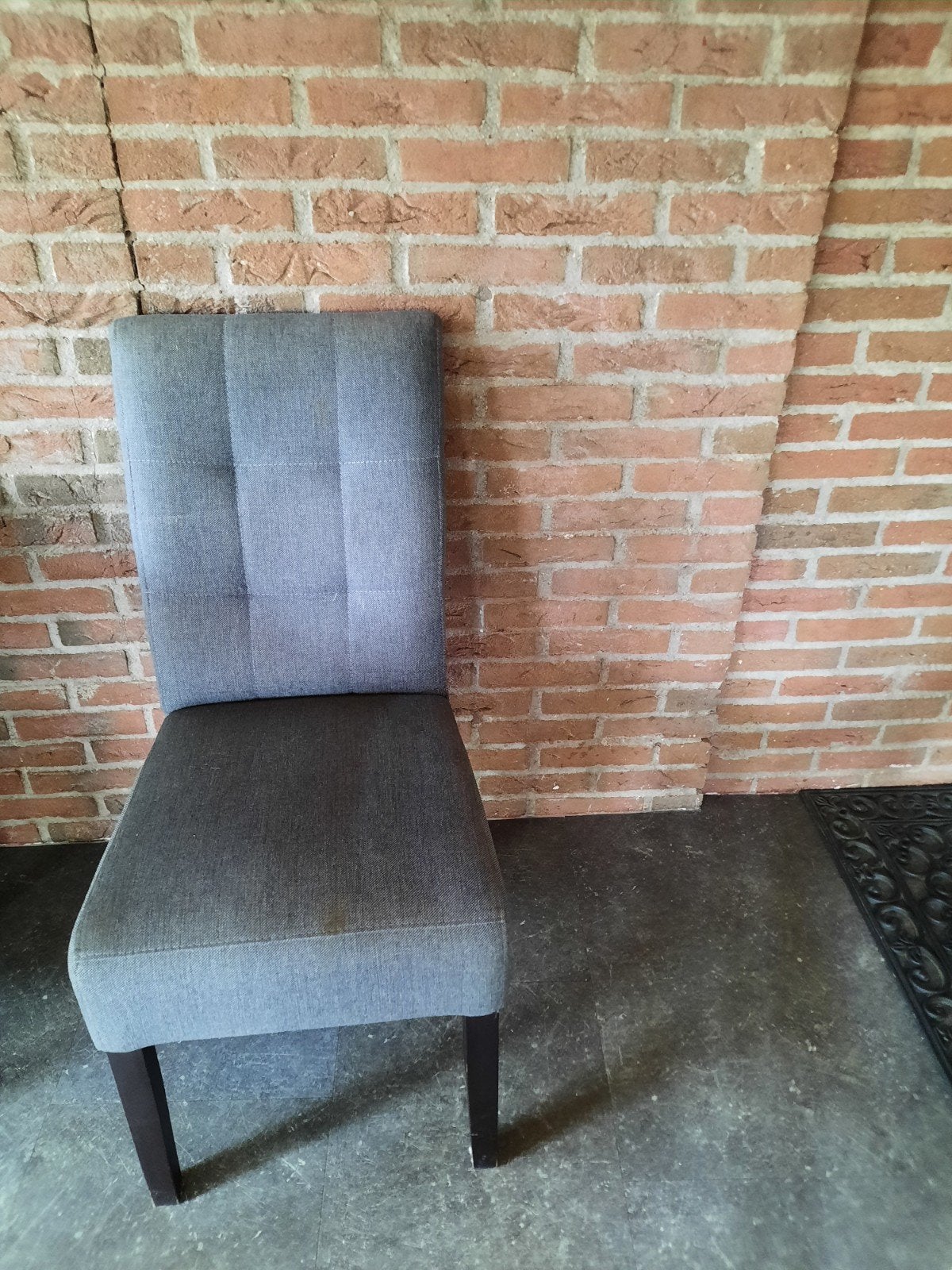 Foto 4 van Uitschuifbare eettafel (1.80-1.40m) eventueel met 4 gratis s