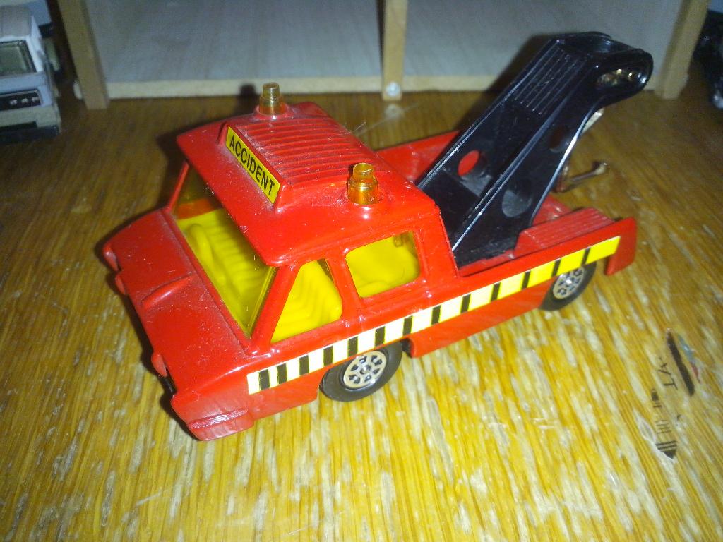 3x Corgi jaren 70 takelwagen + Inter-City bus + Cubs politie, Ophalen of Verzenden, Zo goed als nieuw, Auto, Corgi