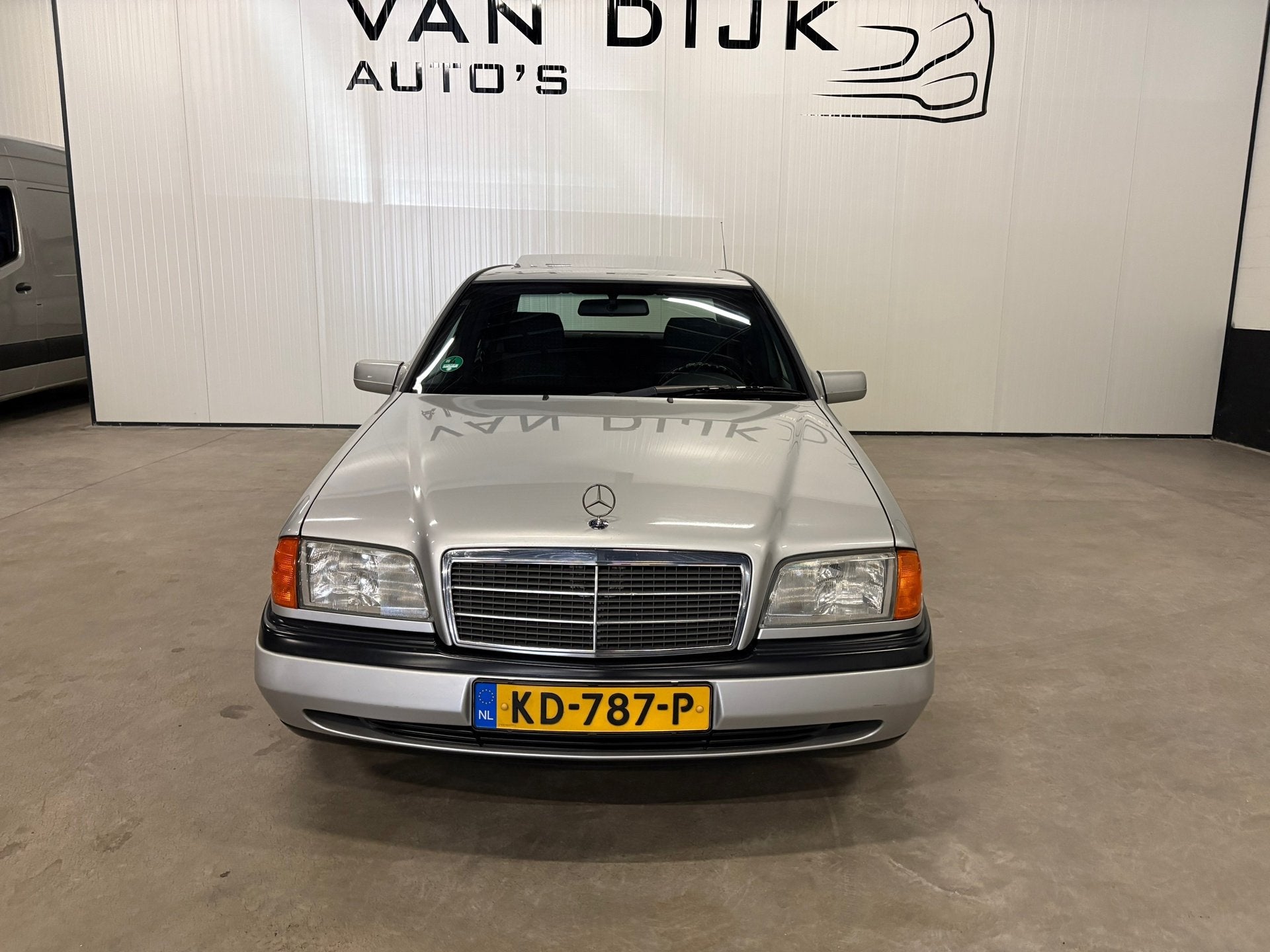 Mercedes-Benz C-klasse 180 Esprit Automaat W202 Schuifdak, Automaat, Gebruikt, Zwart, 4 cilinders