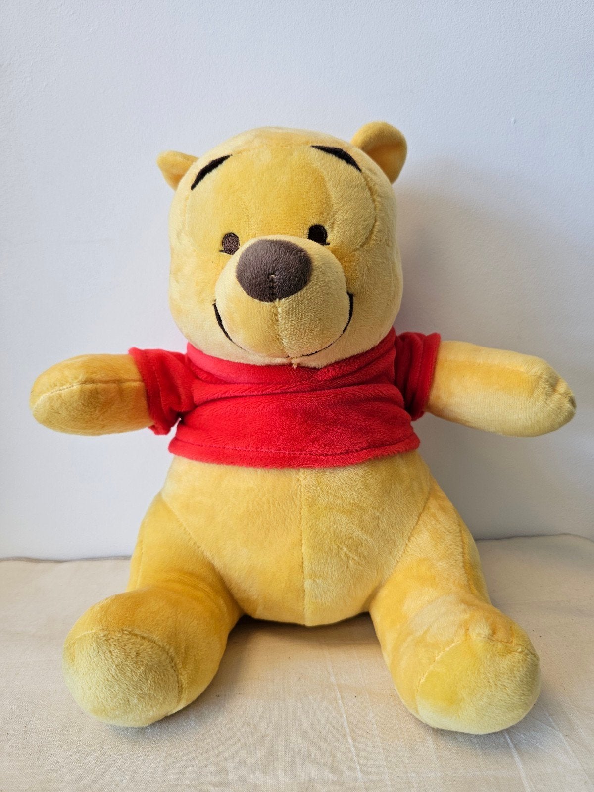 Disney Winnie the pooh knuffel met geluid / muziek, Ophalen of Verzenden, Winnie de Poeh of vrienden, Zo goed als nieuw, Knuffel