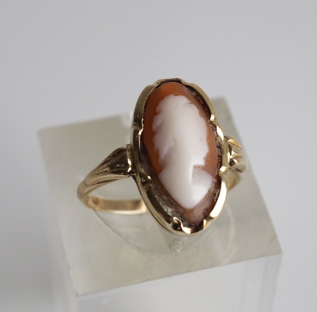 Vintage gouden ring met camee, ., Ophalen of Verzenden, Zo goed als nieuw, Dame