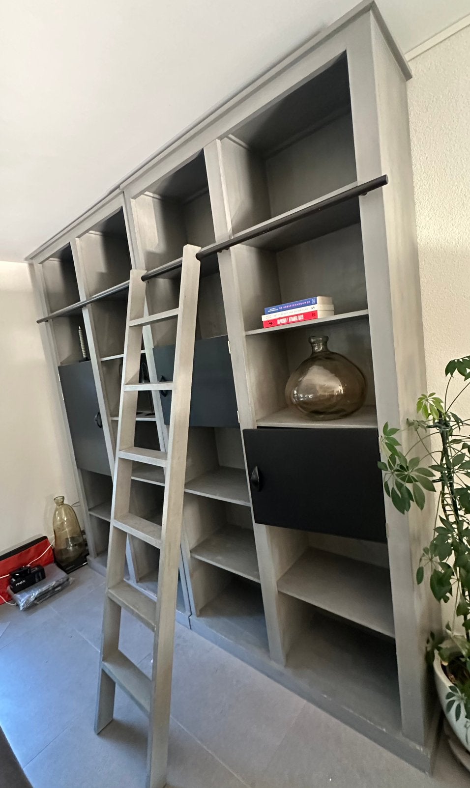 2x boekenkast, elke kast 108 breed, 40 diep en 240 hoog, Ophalen, Zo goed als nieuw, 25 tot 50 cm, 50 tot 100 cm