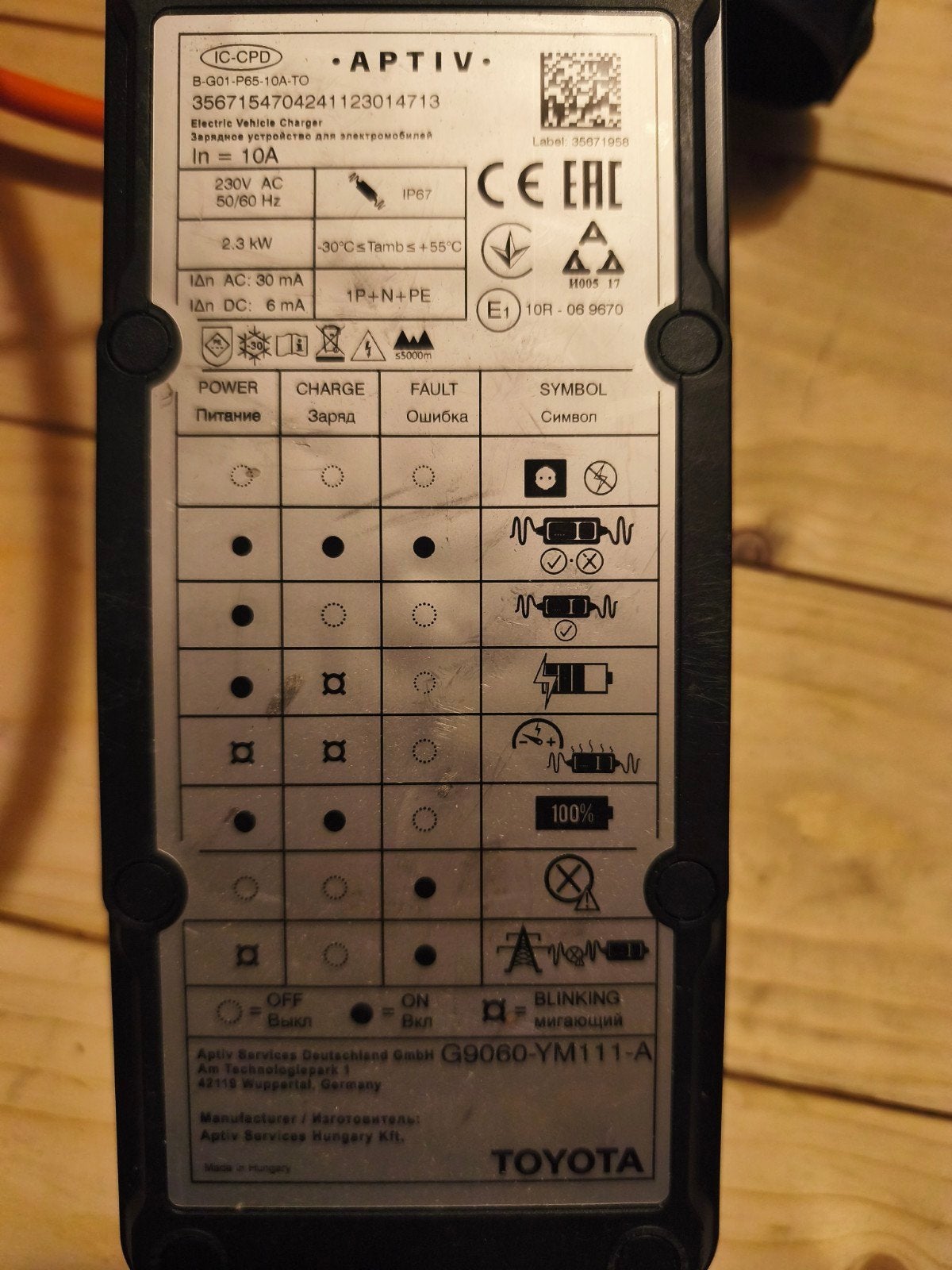 Aptiv draagbare EV-oplader voor Toyota - 2.3 kW, Ophalen of Verzenden, Zo goed als nieuw, Laadkabel