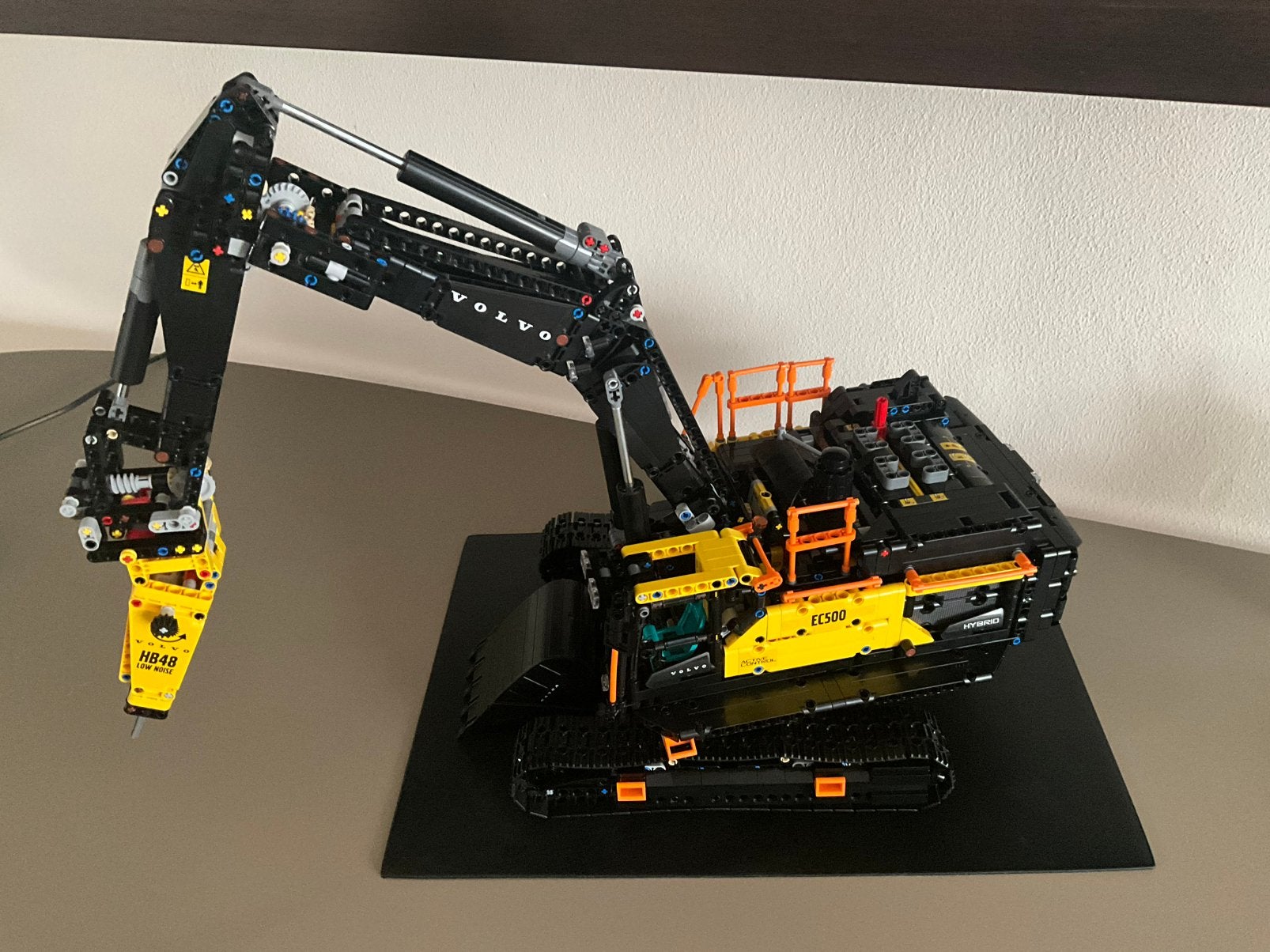 Lego Volvo EC500 Hybrid graafmachine 42215, Ophalen, Zo goed als nieuw