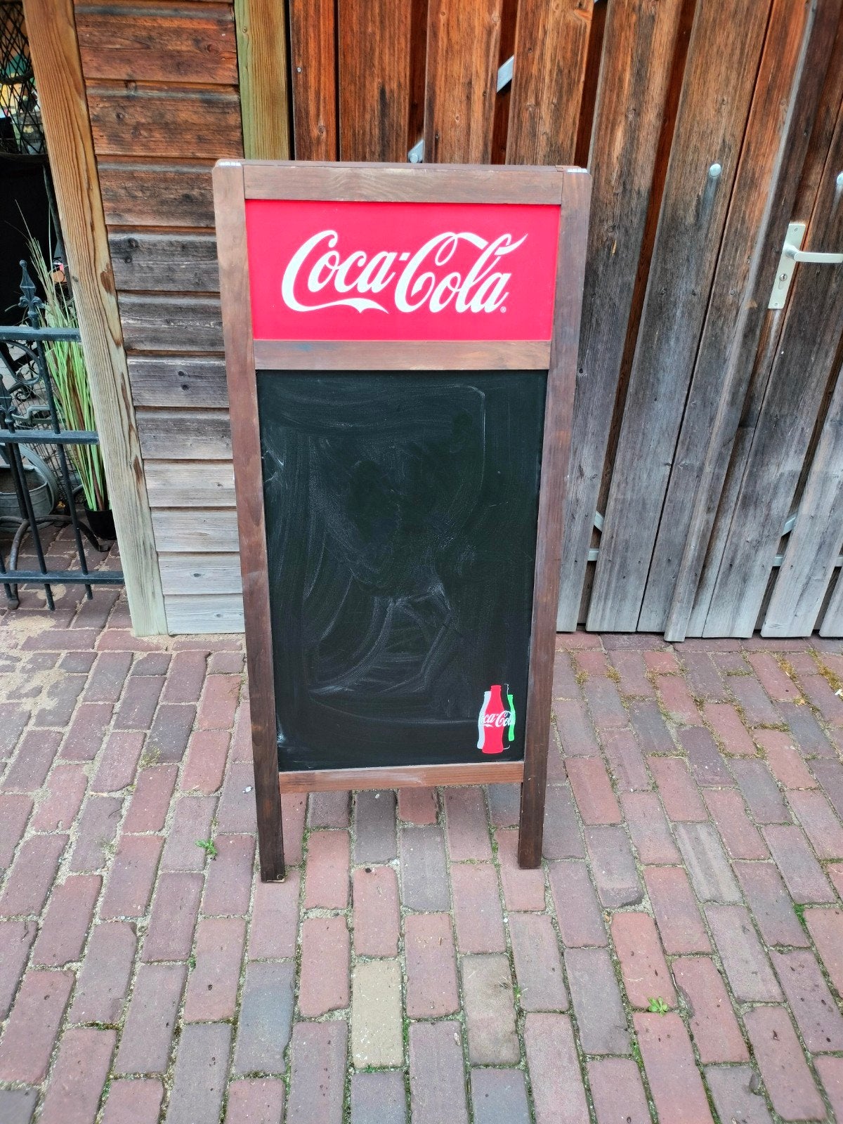 Almdudler en Coca-Cola stoepborden, Ophalen