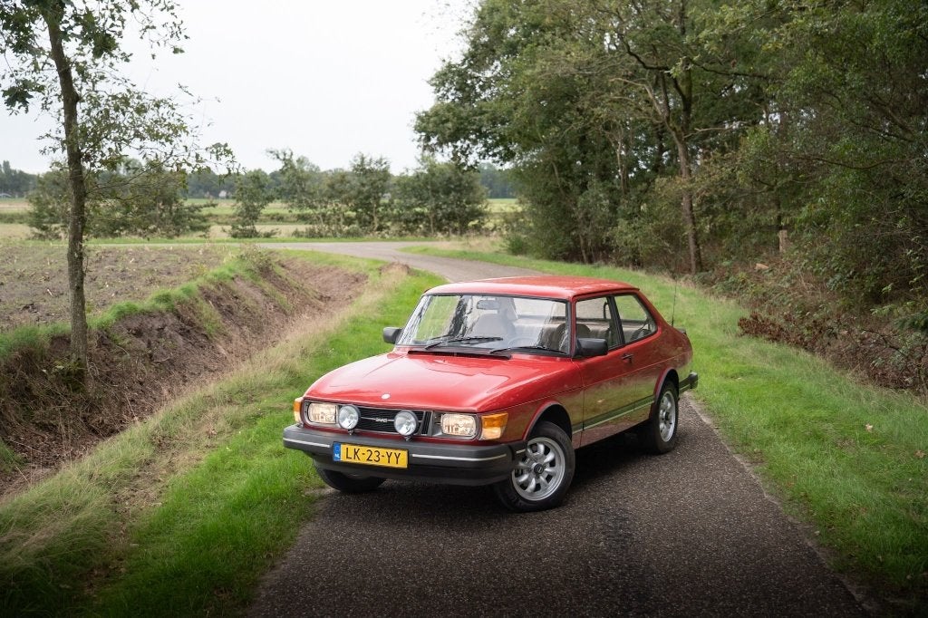 Saab 90 2.0 1984 Rood, Voorwielaandrijving, Stof, Beige, 4 cilinders
