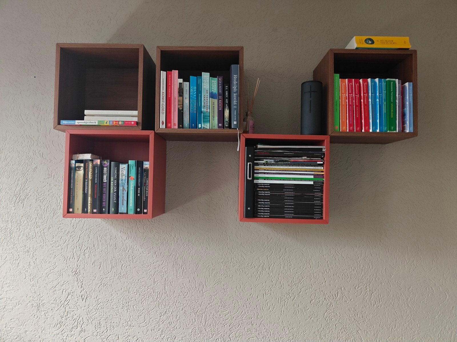 Ikea eket 5x kubus rood / bruin met ophangsysteem, Ophalen, Hout, Cd's