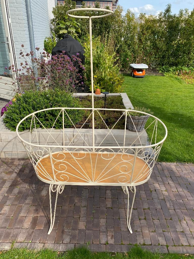 Prachtige wieg. Smeedijzer. Met hemeltje., Kinderen en Baby's, Babywiegjes en Ledikanten, Ophalen, Zo goed als nieuw, Wieg