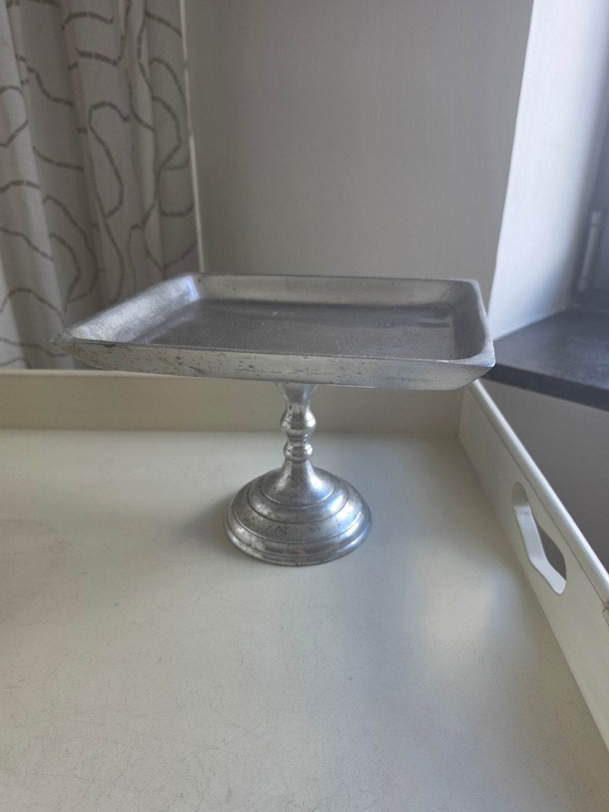 Zilverkleurige tray op voet - Riviera Maison stijl, Ophalen, Schaal, Vierkant, Metaal