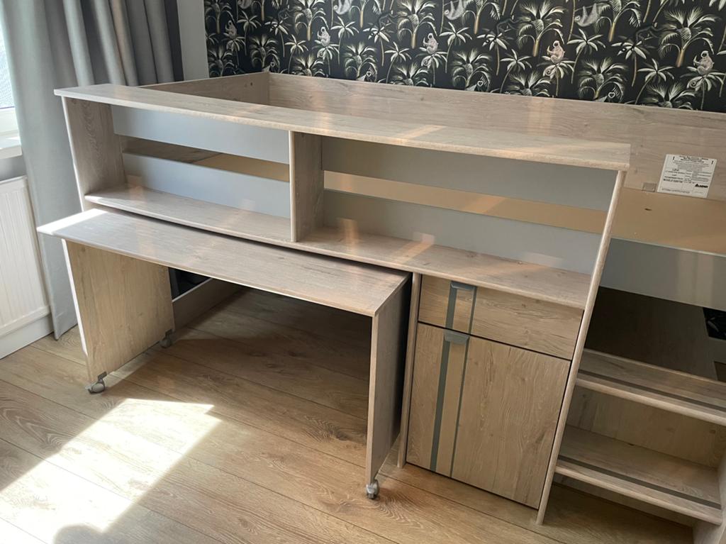 Halfhoogslaper + bureau, Ophalen, Gebruikt