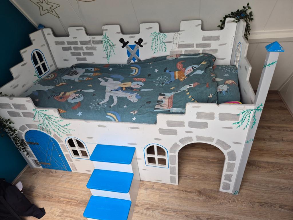 Uniek Kasteelbed voor Kinderen - 207x97 cm, Kinderen en Baby's, Kinderkamer | Bedden, Gebruikt, Ophalen