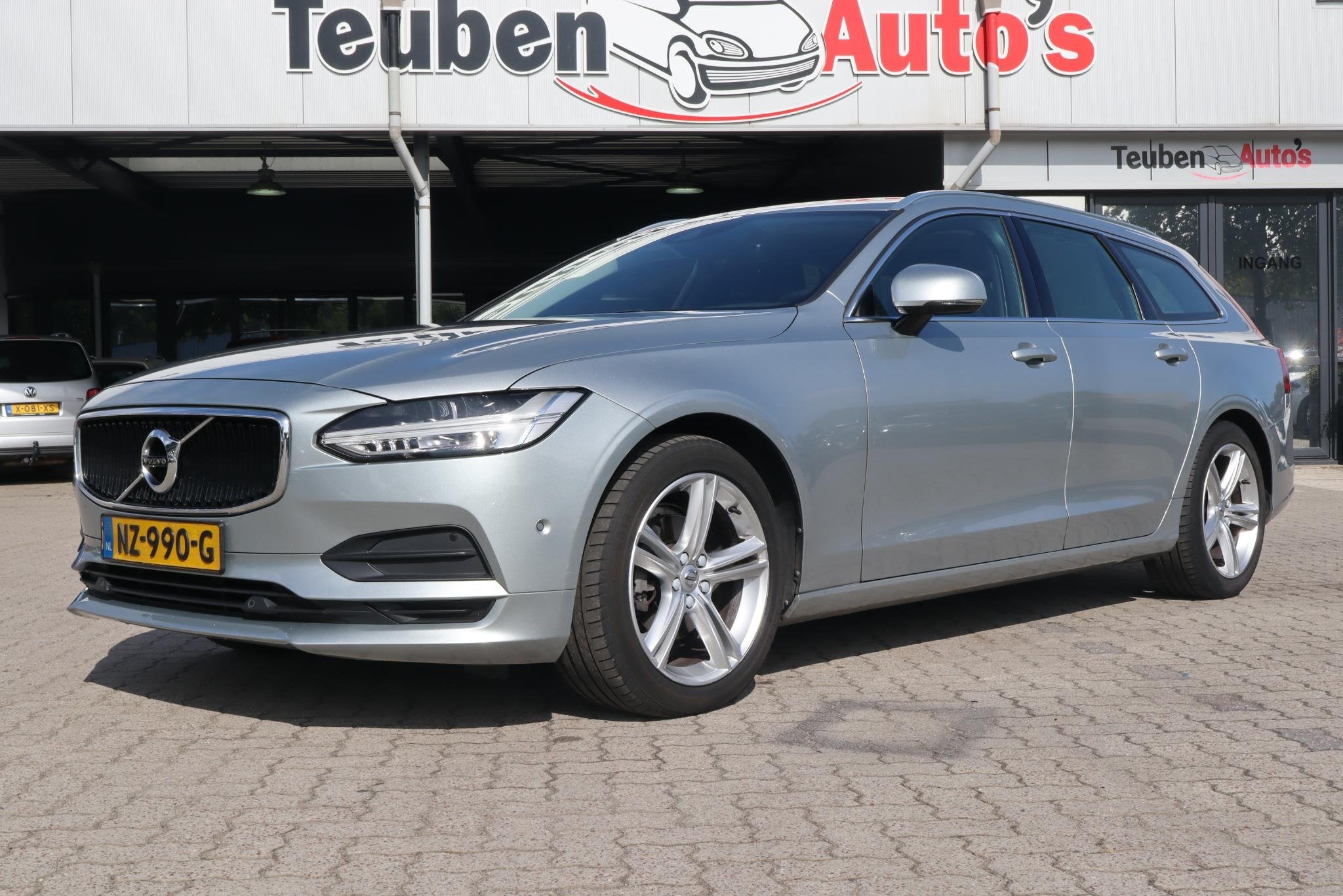Volvo V90 2.0 D3 Momentum | Leder | Adaptive cruis | Trekhaa, Auto's, Euro 6, 4 cilinders, Diesel, 22 km/l