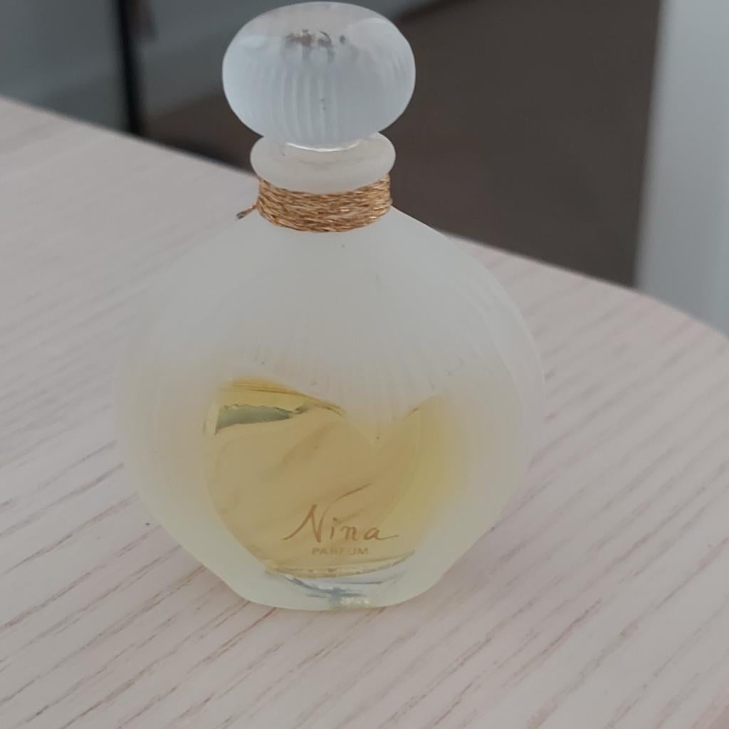 Nina van Nina Ricci - 15 ml, Verzamelen, Ophalen of Verzenden, Zo goed als nieuw, Miniatuur, Gevuld