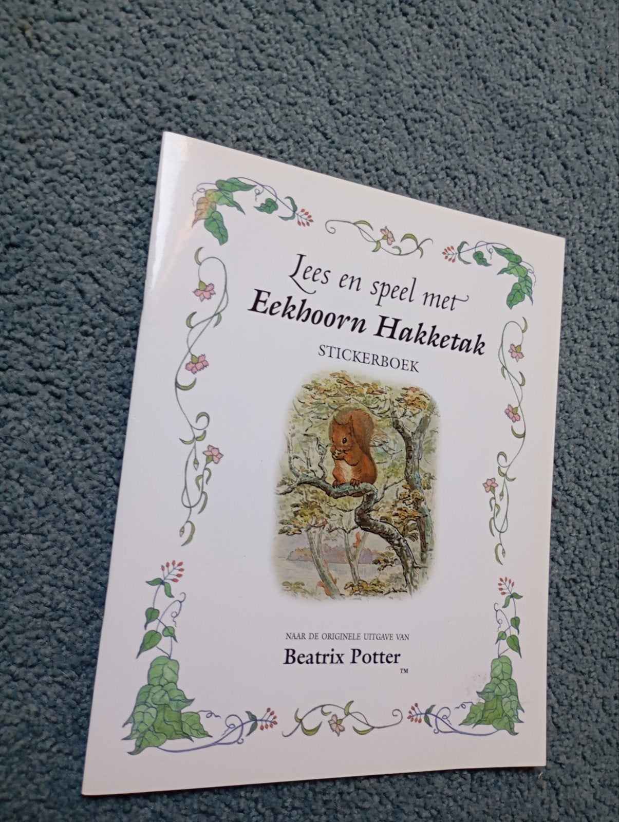 Beatrix Potter Eekhoorn Hakketak Sticker boek izgs, Ophalen of Verzenden, Zo goed als nieuw