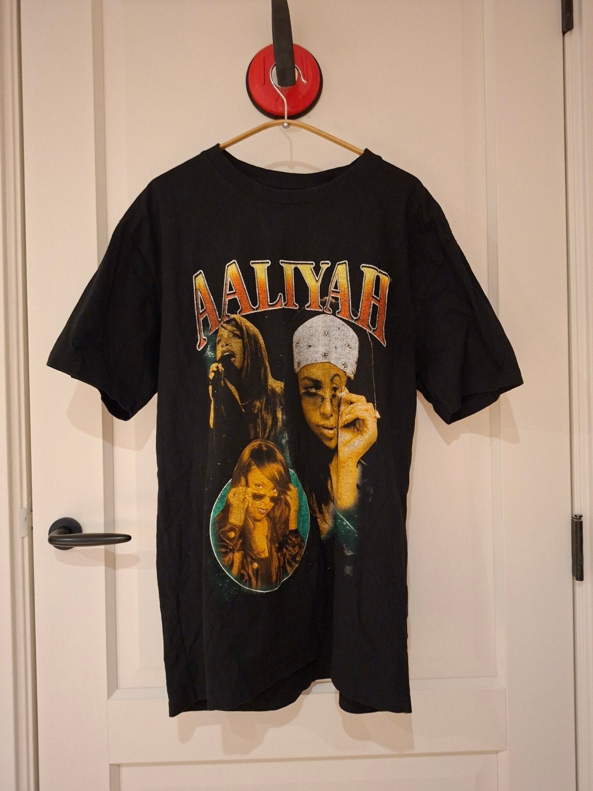 Aaliyah T-shirt Zwart Maat L, Kleding | Dames, Verzenden, Zwart, Maat 42/44 (L), Korte mouw