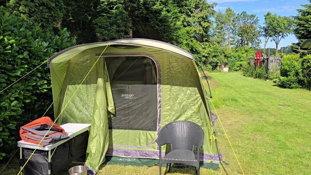 Vango AirBeam Odyssey Air 500 Villa opblaastent 5 persoons, Caravans en Kamperen, Ophalen, Zo goed als nieuw, Tot en met 5