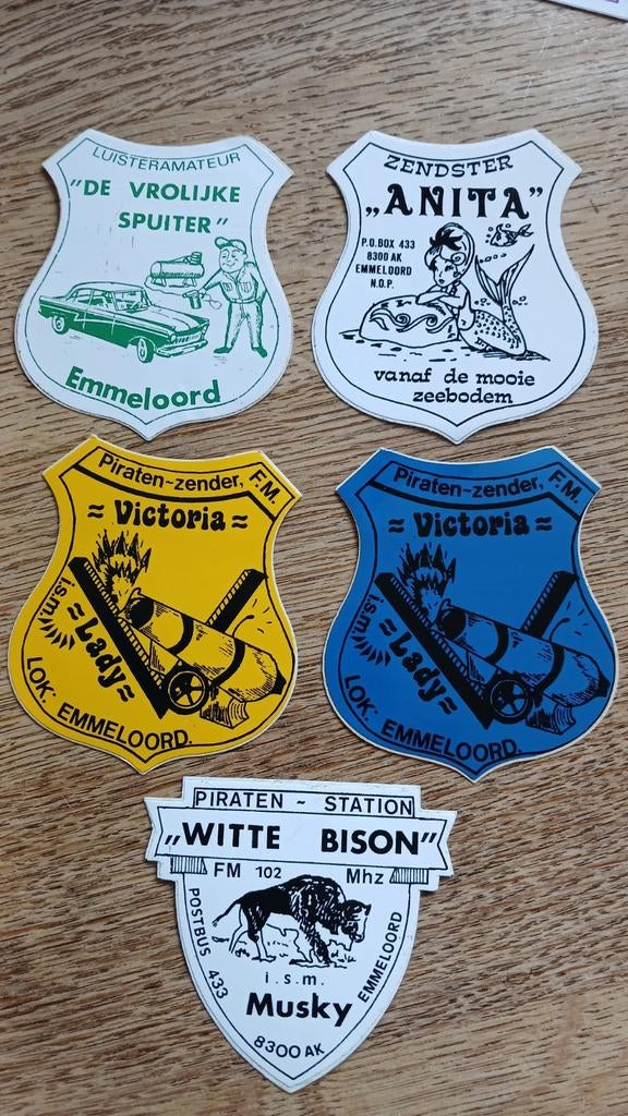 Stickers piraat piratenzender radio luisteramateur EMMELOORD, Ophalen of Verzenden, Zo goed als nieuw