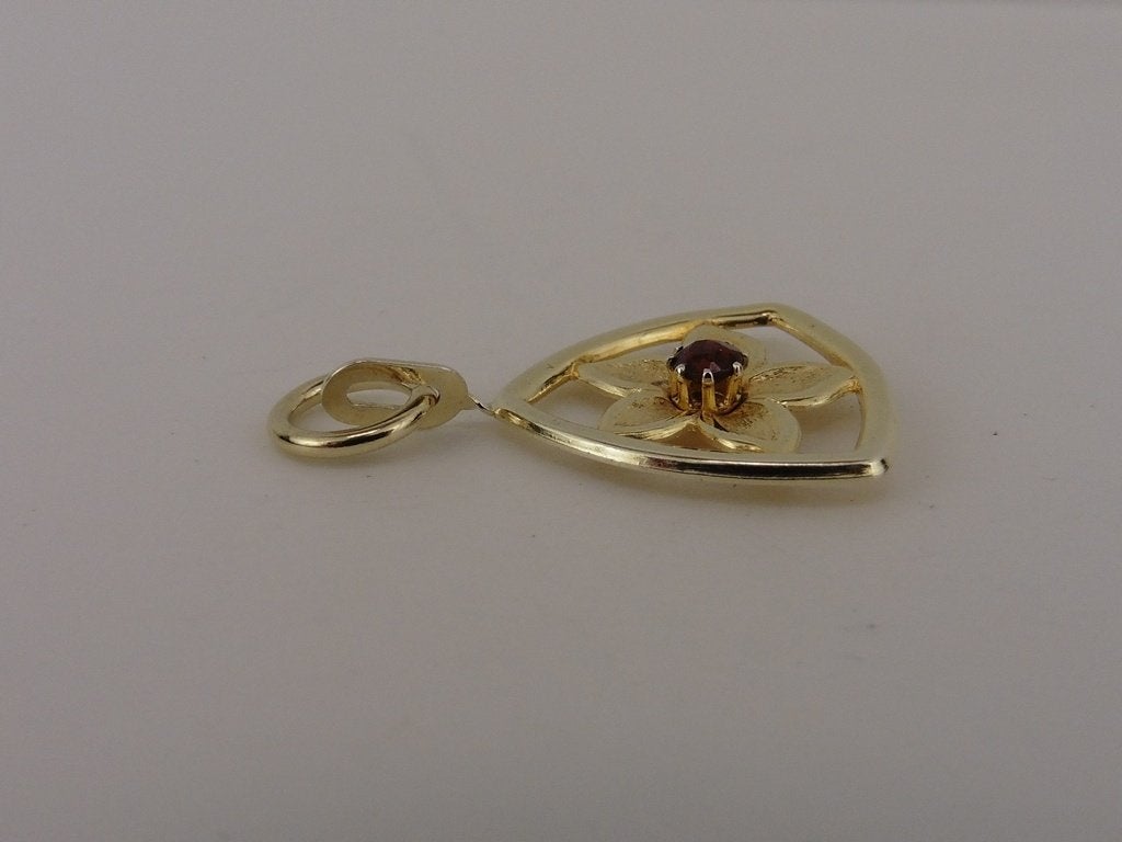 Zilveren vergulde hanger bloem met granaat              Z121, Gebruikt, Overige kleuren, ., Ophalen of Verzenden