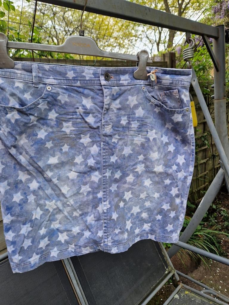 Super mooie MarcCain spijkerrok kort sterren xl 44, Kleding | Dames, Rokken, Blauw, Maat 42/44 (L), Ophalen of Verzenden, Gedragen