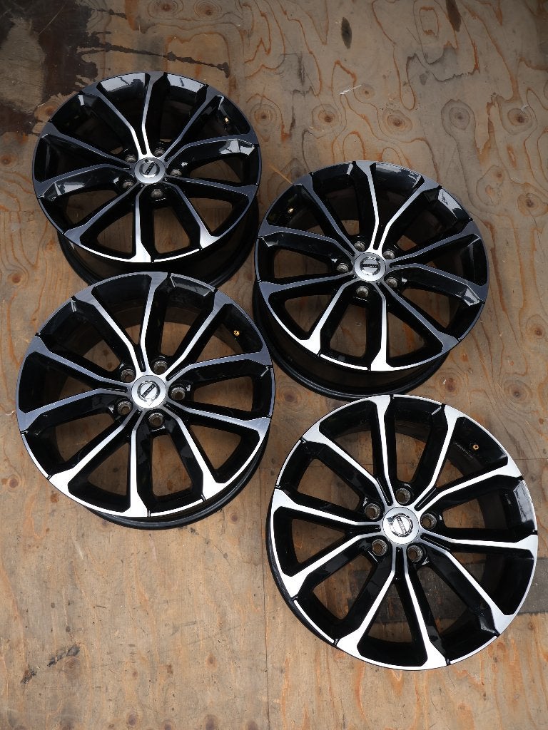 Originele Volvo velgset (31471310) Adv.5, Auto-onderdelen, Banden en Velgen, Gebruikt, Velg(en), *, 17 inch