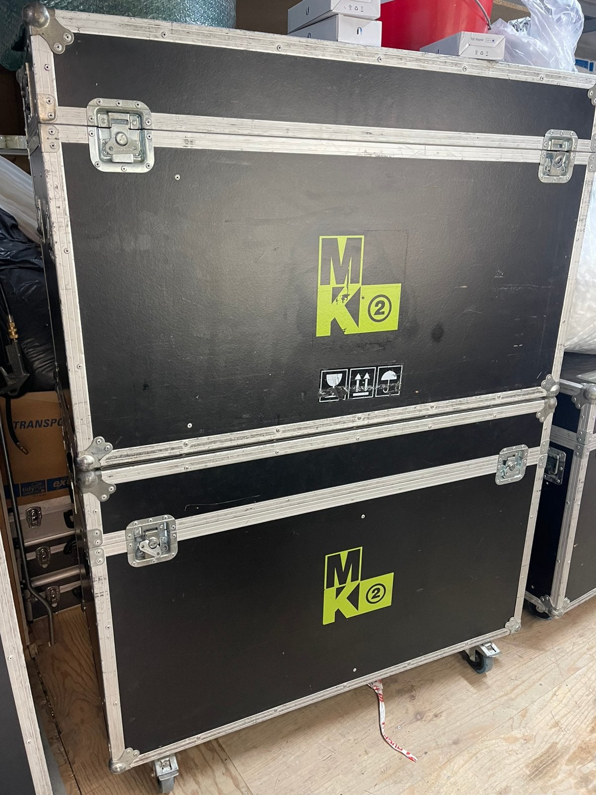 Set BEELDSCHERM FLIGHTCASES 117x59cm 72cm Hoog 1 Met Wheels, Ophalen, Gebruikt, Overige instrumenten, Flightcase