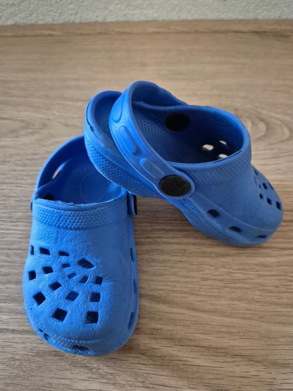 Blauwe kinderschoentjes maat 21 (lijkt op Crocs), Jongetje of Meisje, Ophalen of Verzenden, Gebruikt, Schoentjes