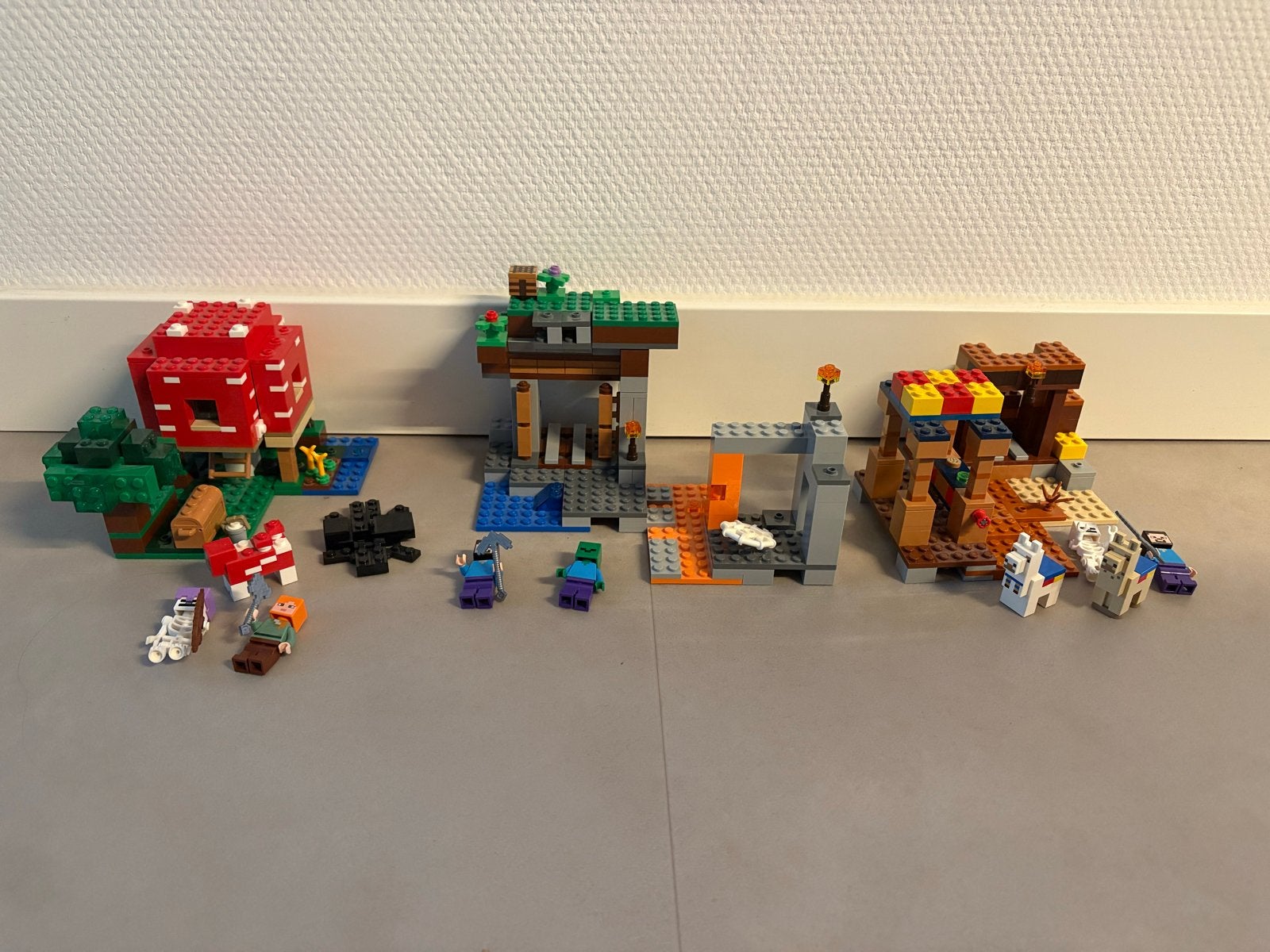 Lego Minecraft sets 21179, 21186, 21187 met figuren, Gebruikt, Minecraft, Lego, Ophalen of Verzenden