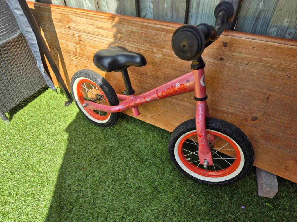 Loekie meisjes loopfiets roze. Goede staat, Ophalen, Gebruikt, Minder dan 16 inch