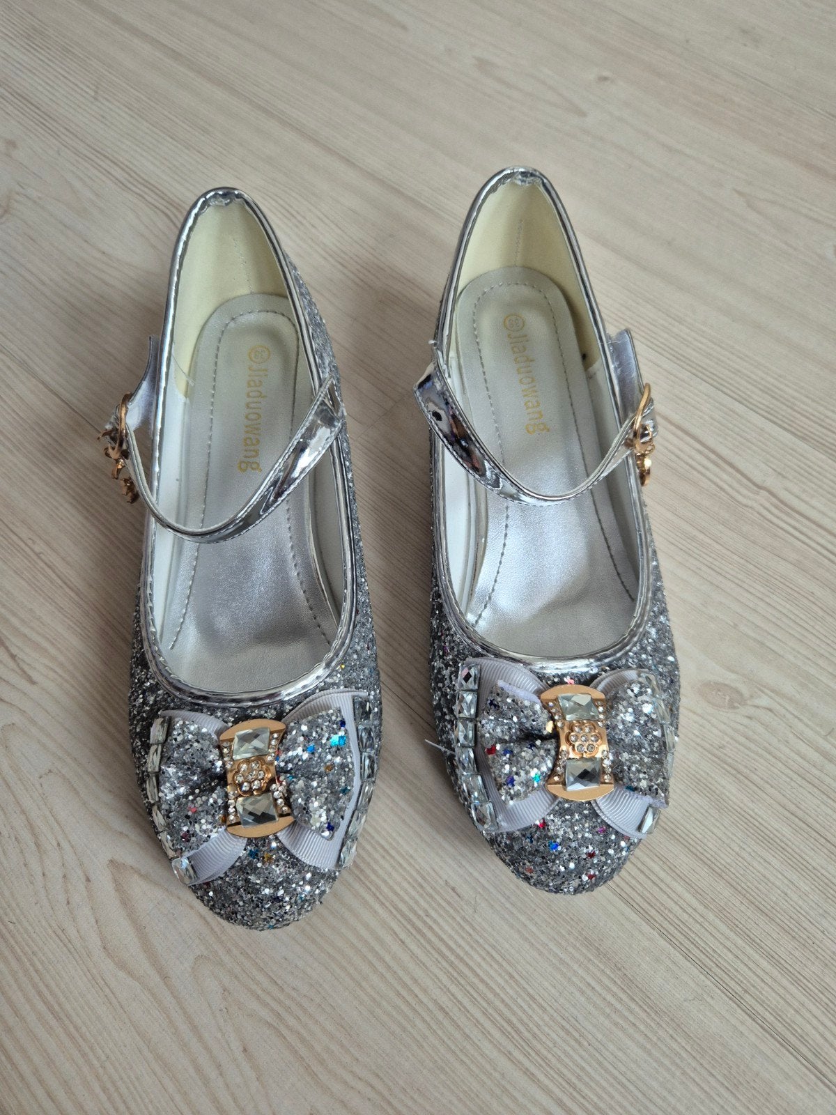 Prinsessenschoentjes zilver met gesp, Ophalen of Verzenden, Gebruikt, Meisje