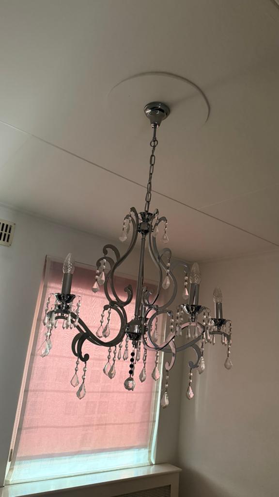 Elegante Kroonluchter met Kristallen Hangers, Ophalen of Verzenden, Gebruikt, Metaal