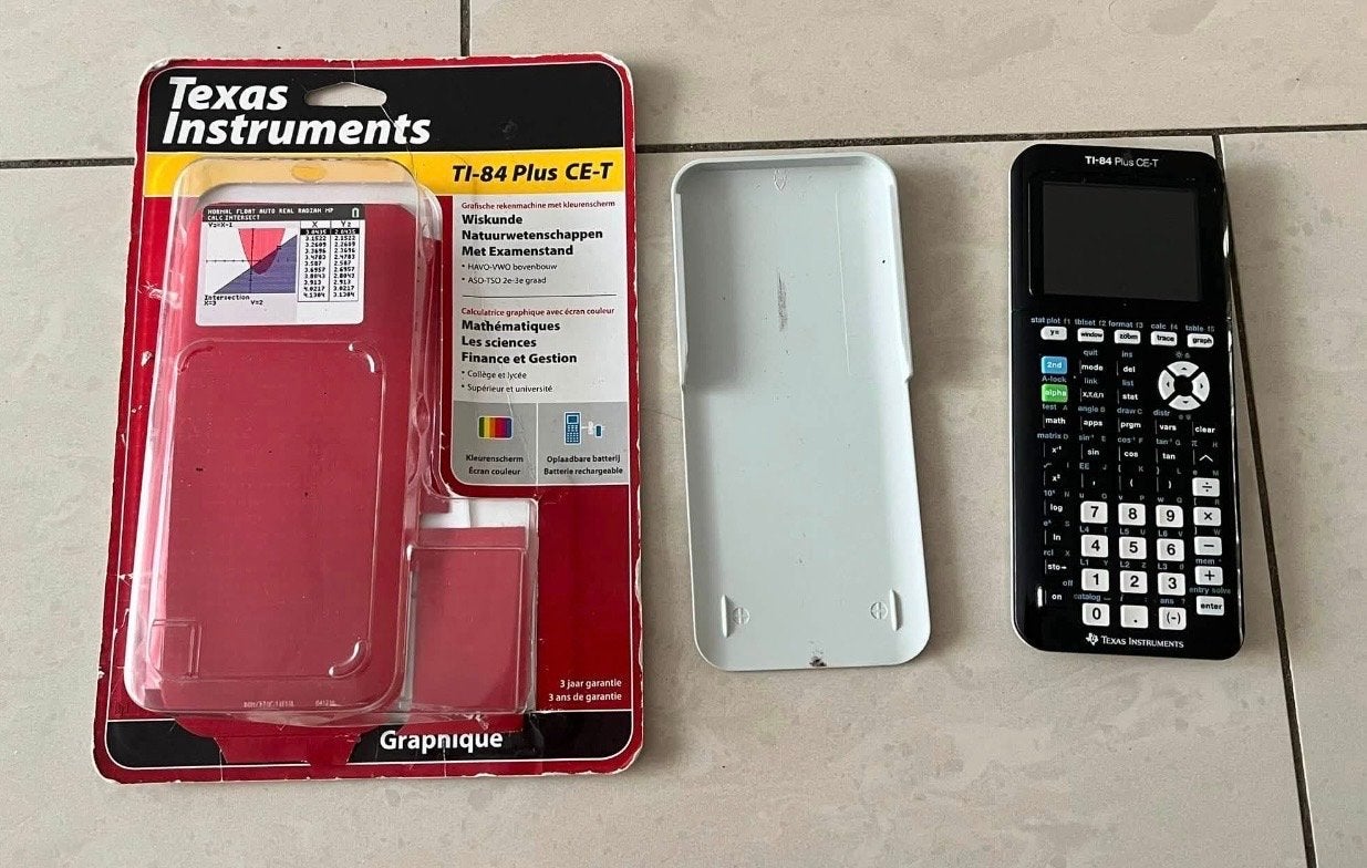De Texas Instruments TI-84 Plus CE-T grafische  rekenmachine, Ophalen of Verzenden, Grafische rekenmachine