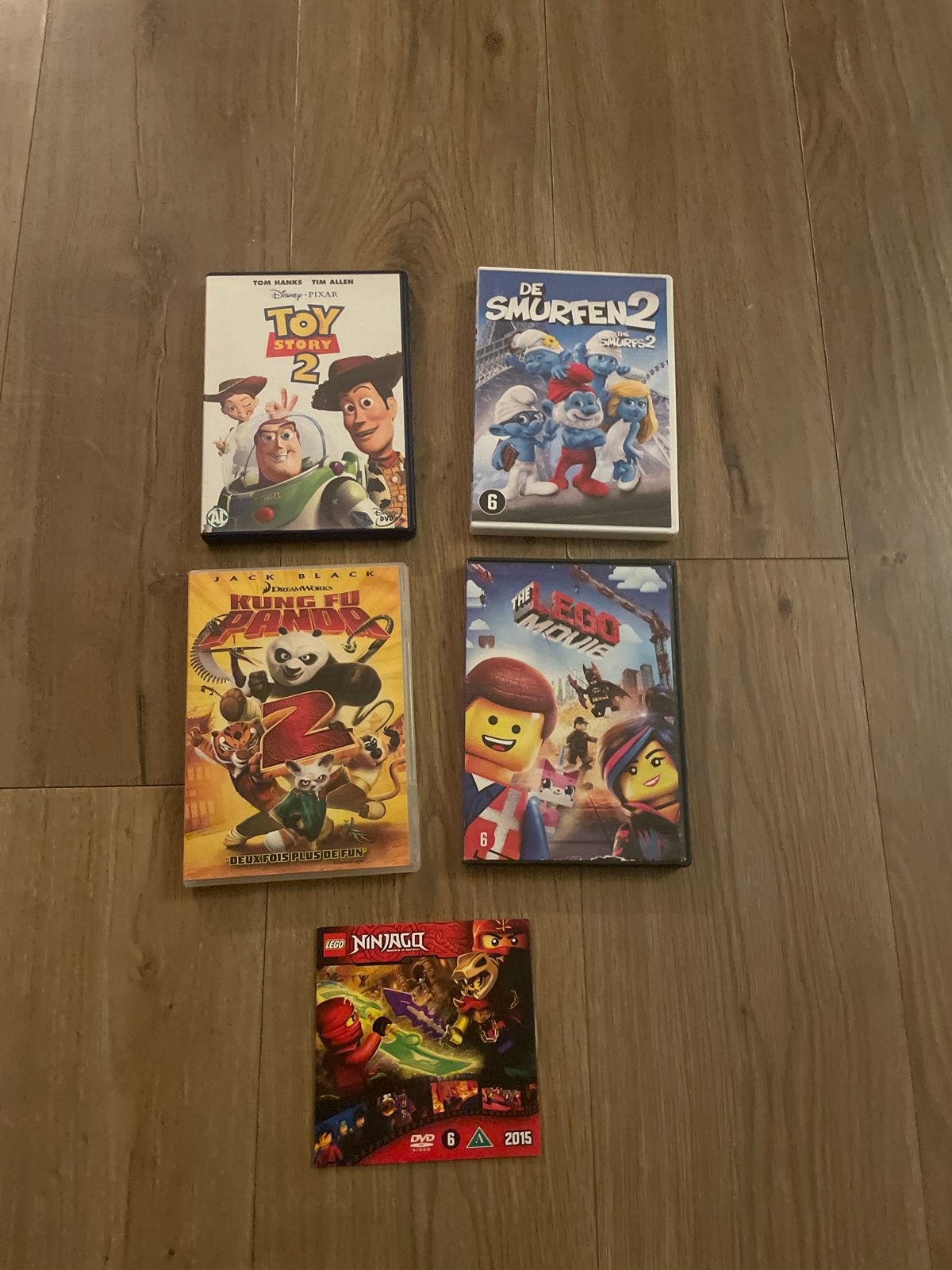 5x DVD animatiefilms: Toy Story 2, Smurfen 2, Lego, Kung Fu, Gebruikt, Animatie, Nederlands, Vanaf 6 jaar