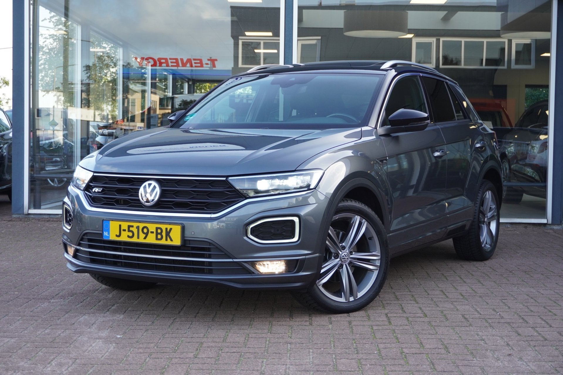 Volkswagen T-Roc 1.5 TSI Sport Automaat | Hoge instap | Airc, Dealer onderhouden, 4 cilinders, 150 pk, Origineel Nederlands