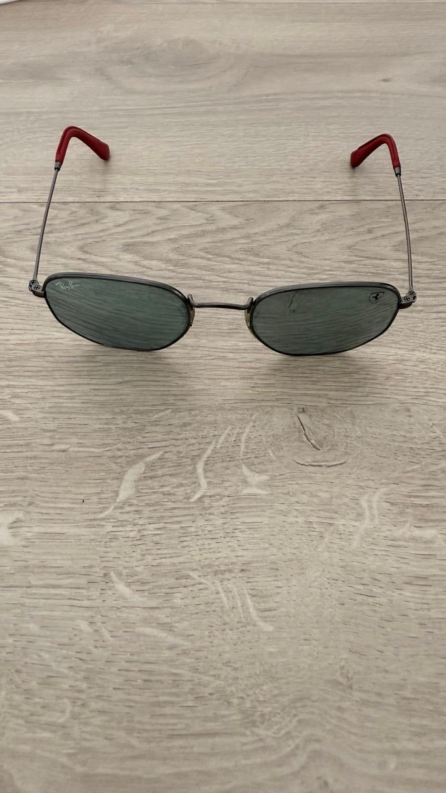 Ray-Ban RB 3548-N-M Ferrari Zonnebril - Zo goed als nieuw, Zonnebril, Zwart, Ophalen of Verzenden, Zo goed als nieuw