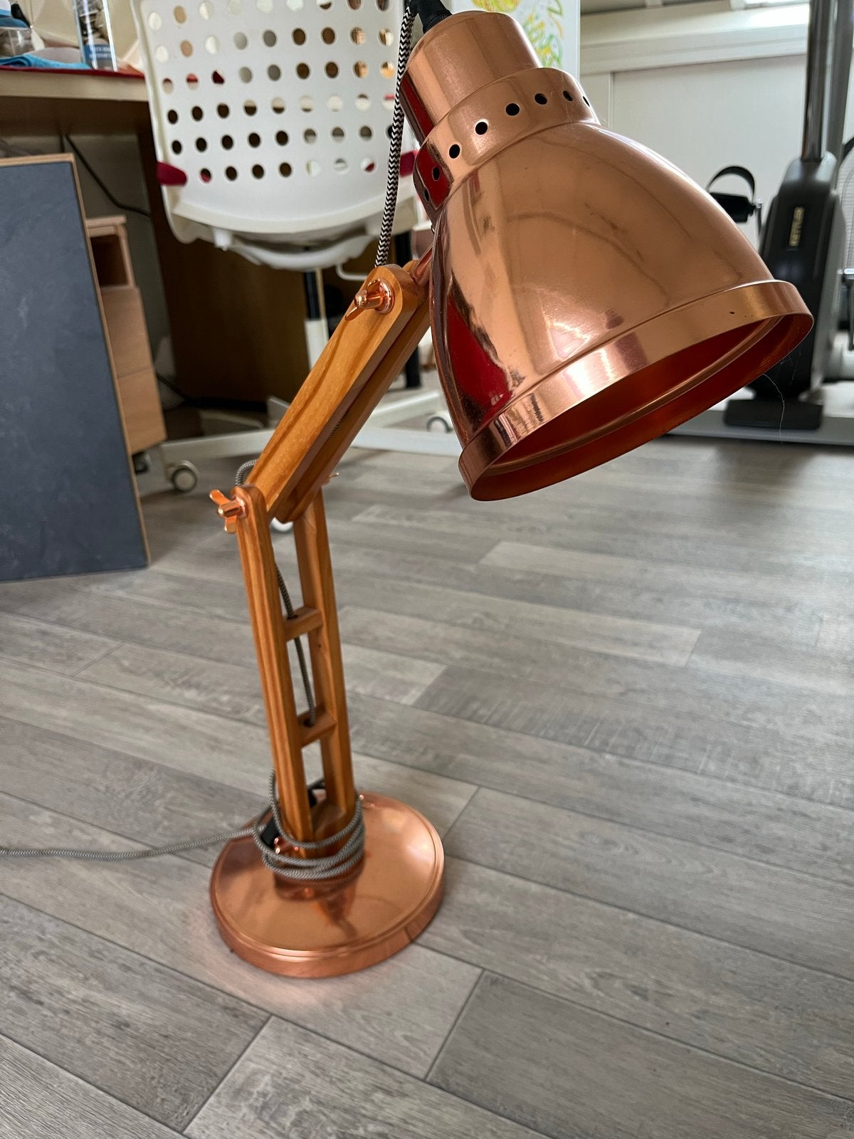 Grote koperen bureaulamp met houten arm, 66 cm hoog, Ophalen, Overige kleuren, Gebruikt, Hout