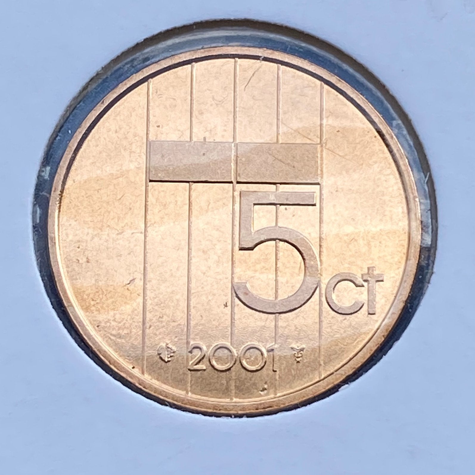 FDC / UNC 5 Cent uit 2001 van Beatrix ( zo uit de rol ! ), Postzegels en Munten, Verzenden, Koningin Beatrix, 5 cent, Losse munt