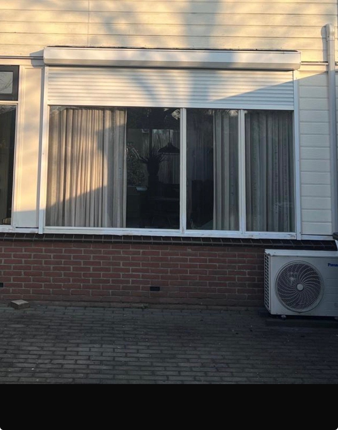 Elektrisch rolluik wit - 293 cm breed 200cm hoog, Doe-het-zelf en Verbouw, Ophalen, Gebruikt, 200 cm of meer, Elektrische bediening