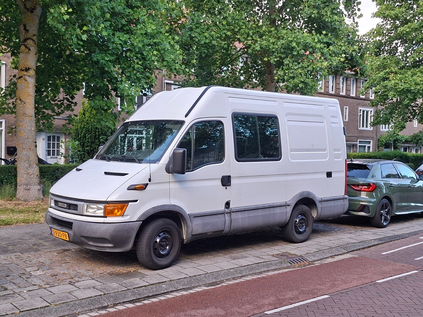 Iveco Daily 2,3 hpi 2003, Voorwielaandrijving, Stof, 4 cilinders, Iveco