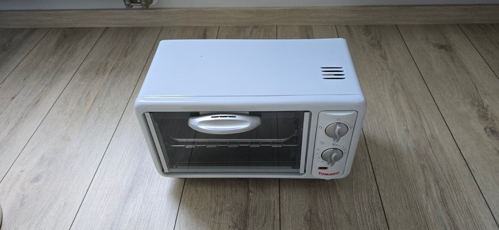 Tomado Snack Toaster / Mini Oven, Ophalen, Gebruikt