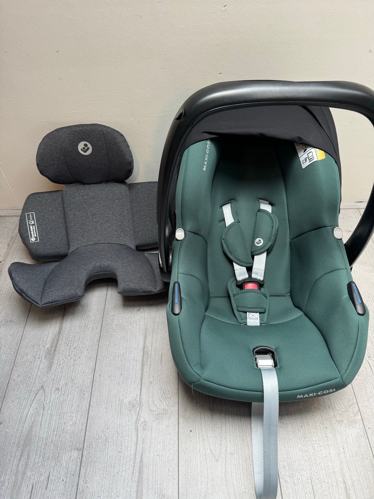Maxi-Cosi CabrioFix i-Size autostoel met 2 Isofix bases, Ophalen, Autogordel of Isofix, Zijbescherming, Zo goed als nieuw