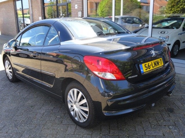 Peugeot 207 CC 1.6 VTi Noir & Blanc Airco/Cruise control, Voorwielaandrijving, 15 km/l, Gebruikt, Zwart