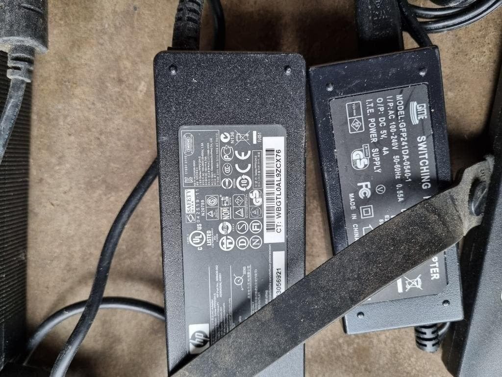 9X ADAPTER OPLADER TRAFO VOOR COMPUTER LAPTOP OF MONITOR, Ophalen of Verzenden, Gebruikt