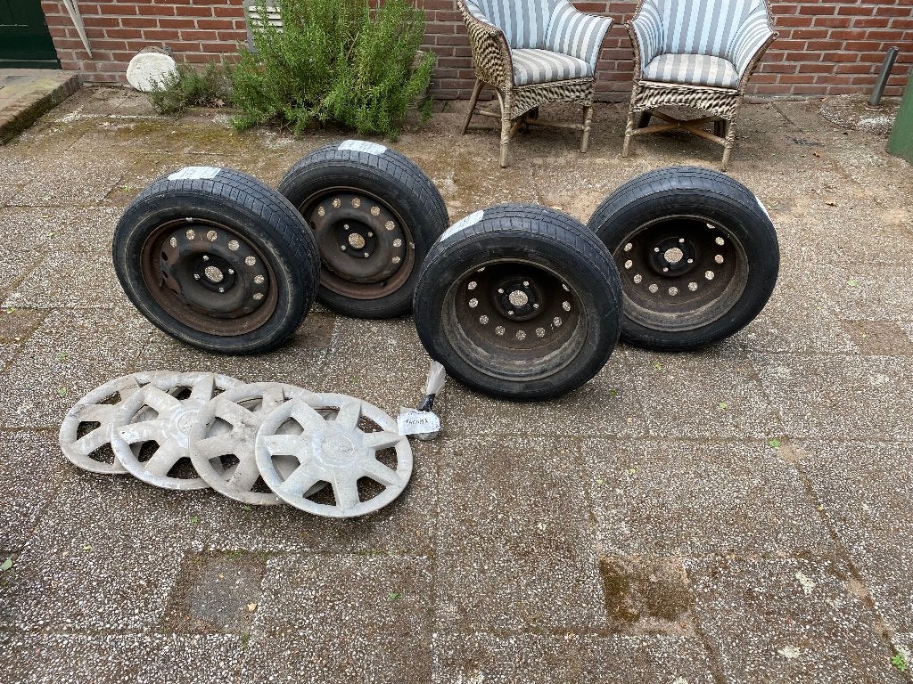 Autobanden voor Daewoo Tacuma te koop., Ophalen, Daewoo