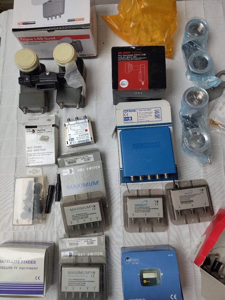 satelliet ontvanger materialen, Audio, Tv en Foto, Schotelantennes, Ophalen, Zo goed als nieuw, (Schotel)antenne-accessoires, Overige merken