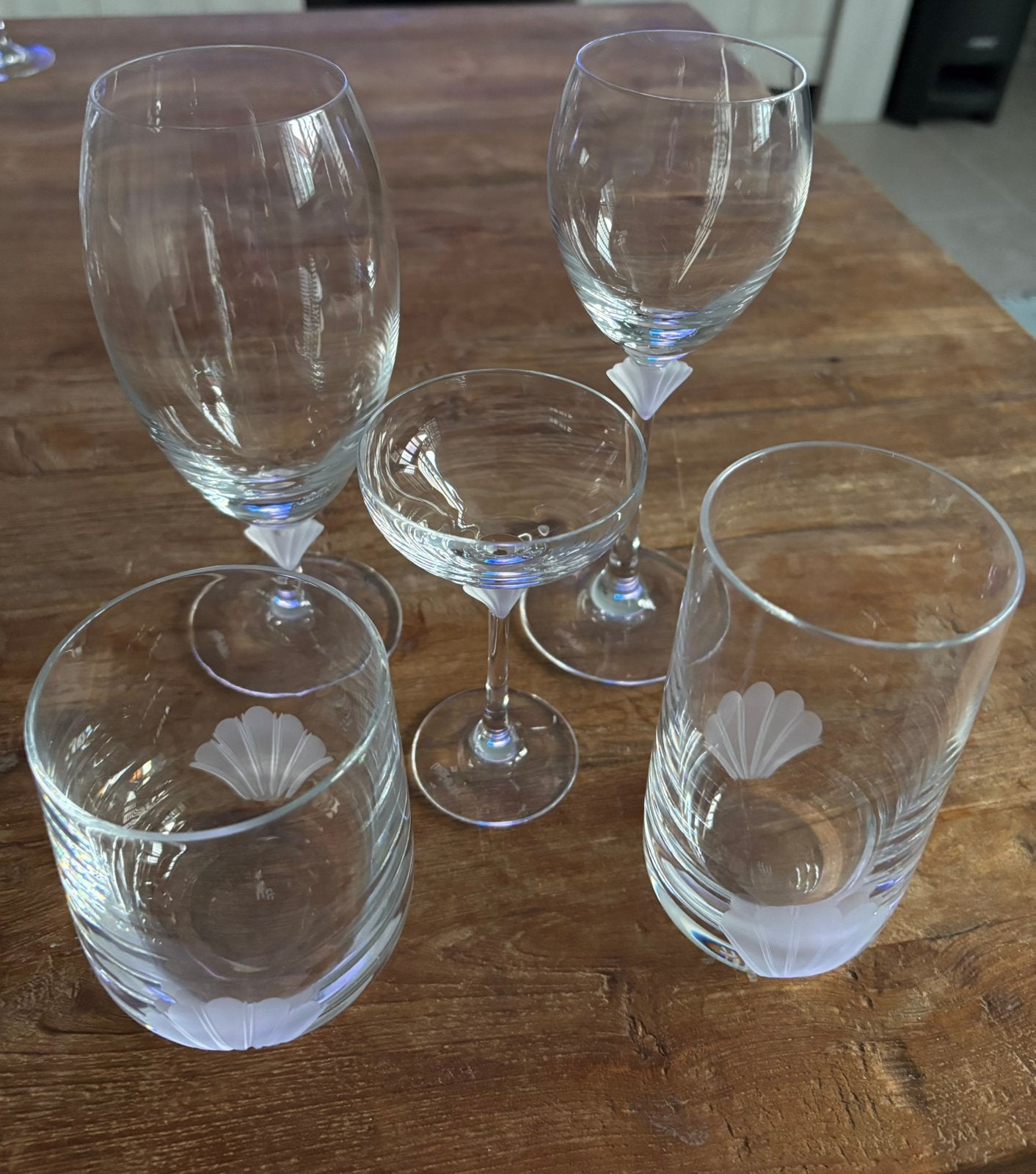 Set van 5 diverse glazen met waaiermotief, Ophalen