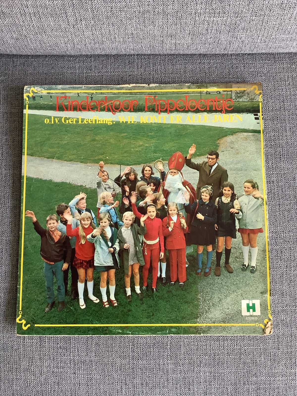 Kinderkoor Pippeloentje - Wie Komt Er Alle Jaren LP, LP, Gebruikt, Ophalen of Verzenden, 3 tot 5 jaar