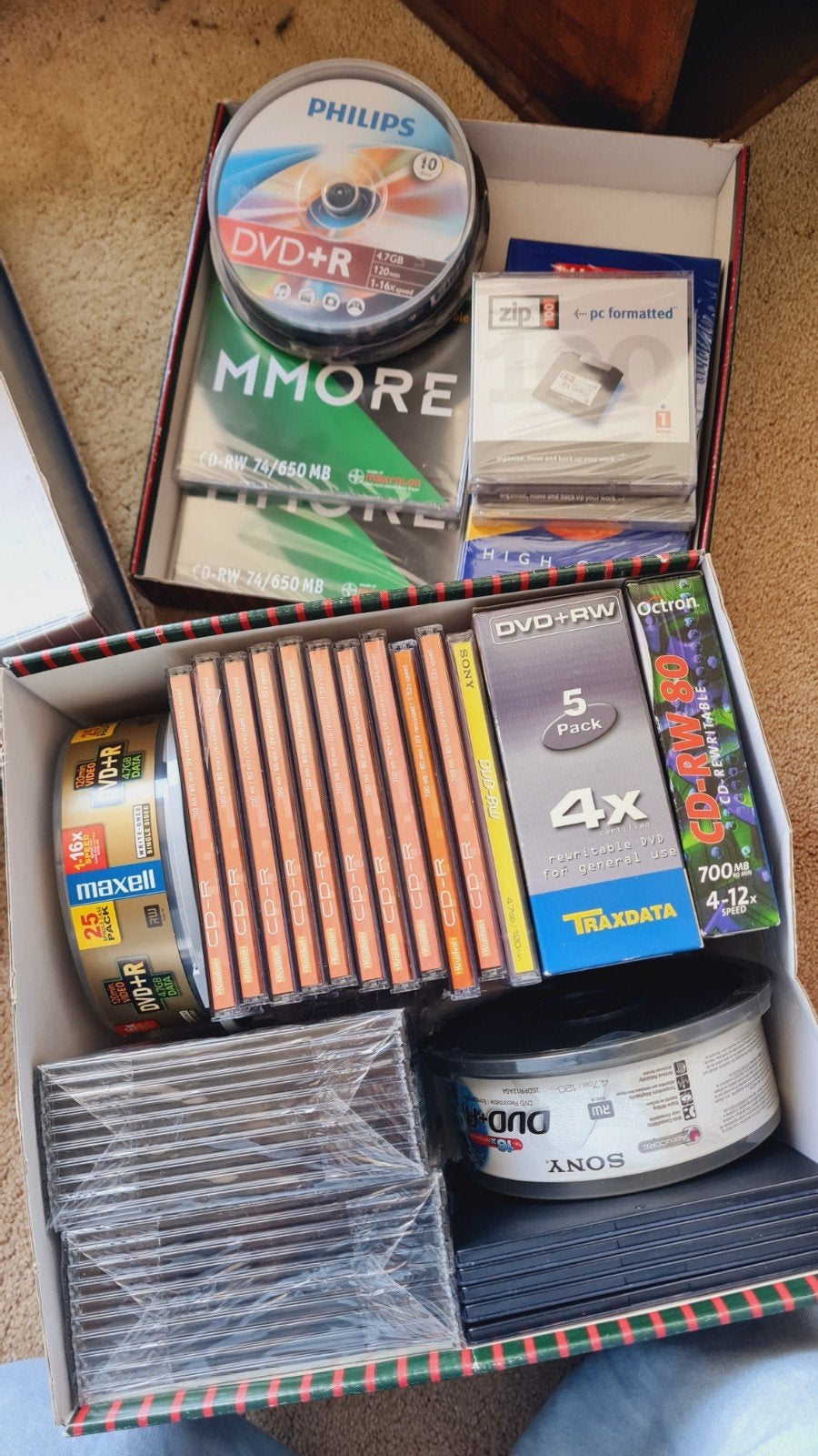 partij (re)writable CD's, DVD's, vhs en Zip-disks en cases, Gebruikt, Cd, Ophalen of Verzenden, Philips, MMORE, Traxdata, Sony