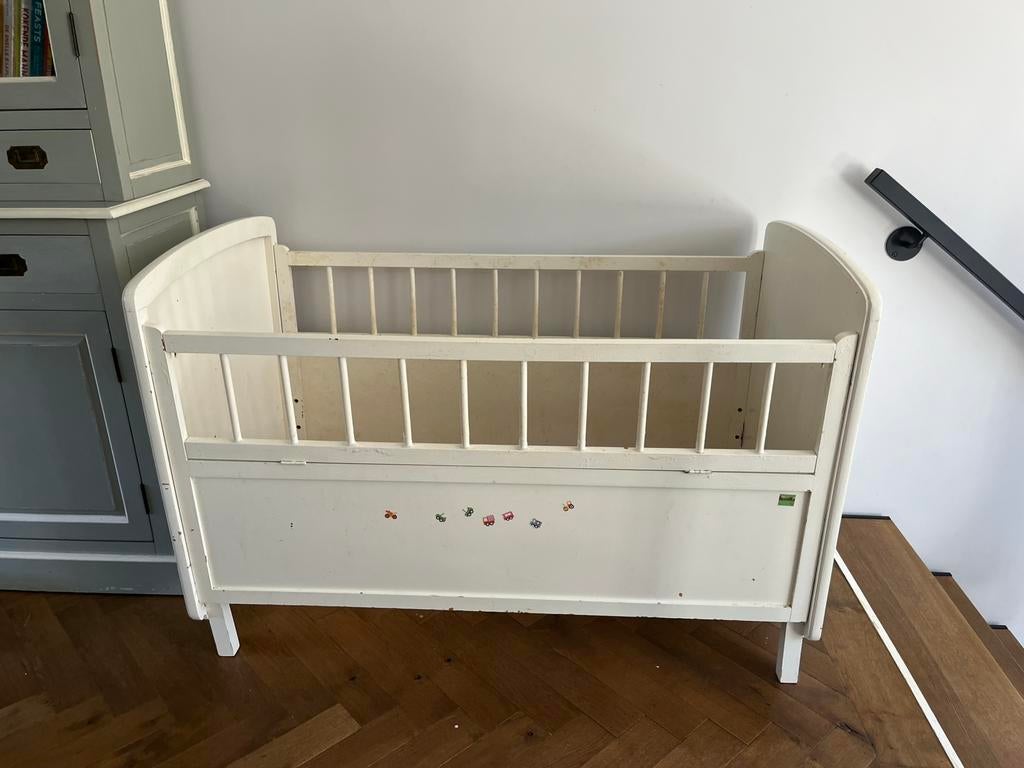 Antiek bed ledikant, Kinderen en Baby's, Babywiegjes en Ledikanten, Ophalen, Zo goed als nieuw, Ledikant