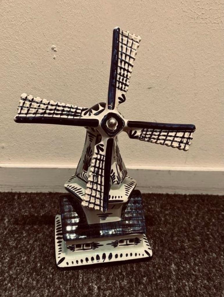 Delfts blauwe molen decoratie met twee kleine molentjes, Antiek en Kunst, Antiek | Keramiek en Aardewerk, Ophalen of Verzenden