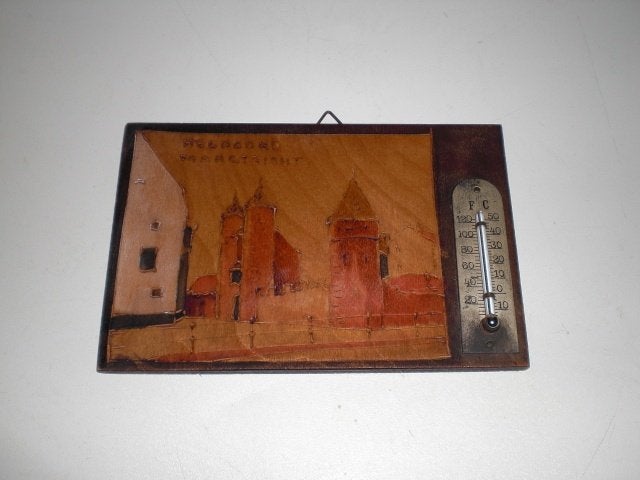 Pyrografie uit ca 1920 Helpoort Maastricht met thermometer, 10 cm, Ophalen of Verzenden, 15 cm, 1900 - 1949